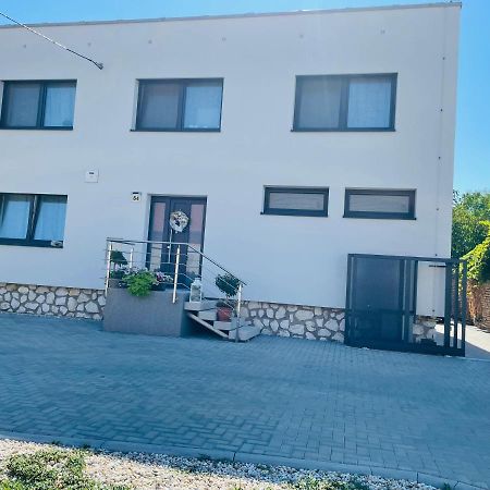 Apartmany Lednice Nejdek Exterior foto